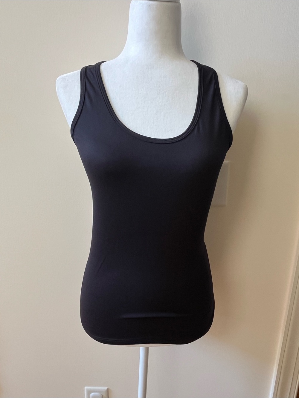 Jala black tank L - Picture 2 of 4
